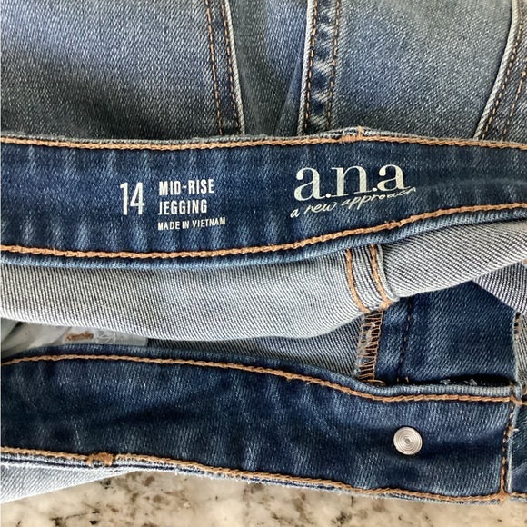 A.N.A a new approach, 14, Denim jeggings - Picture 3 of 3